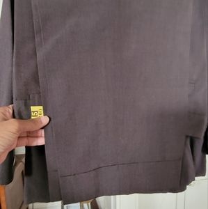 Suit with short *gaucho cuffed pants shin length